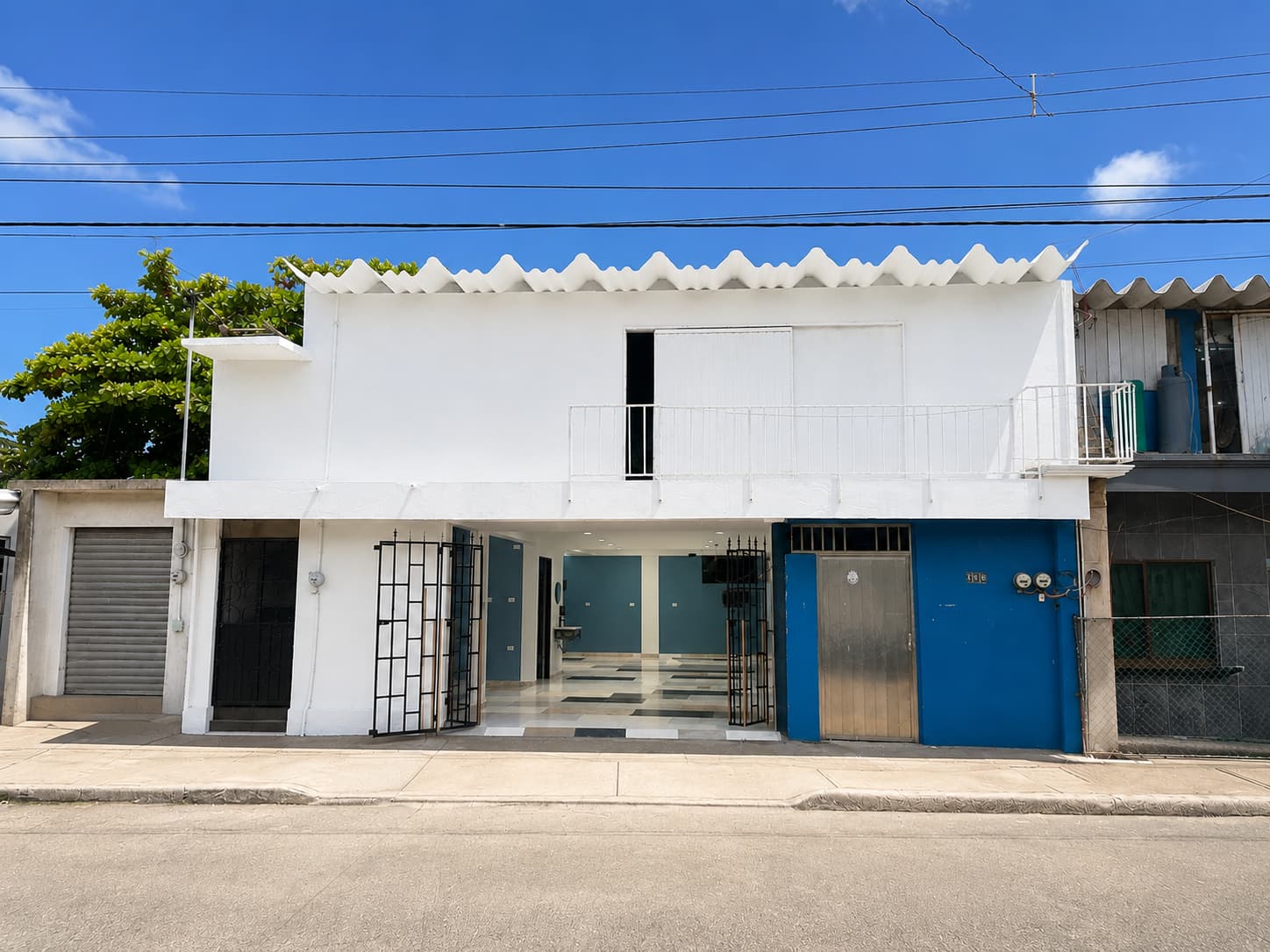 Fachada del local comercial