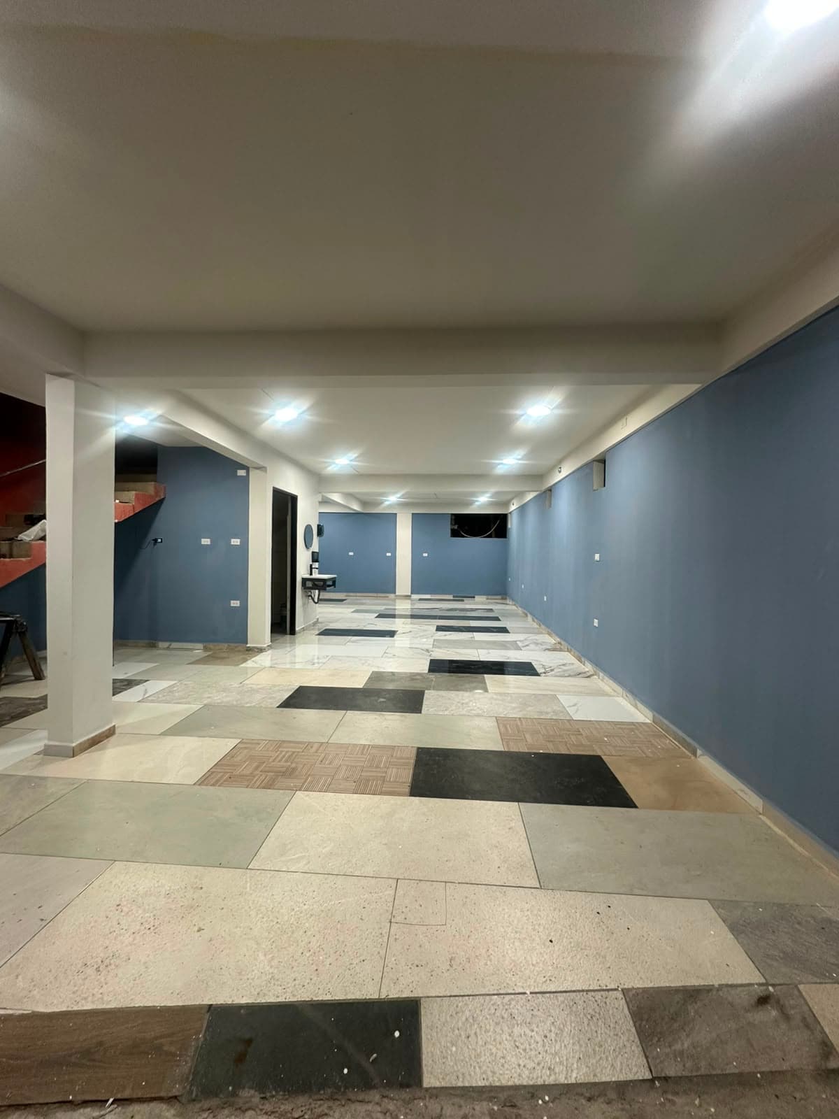 Entrada del local, otro ángulo